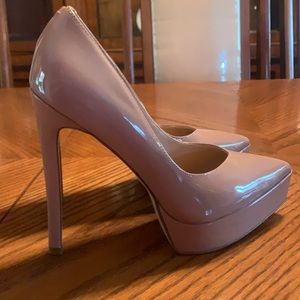 Fun Sexy Steve Madden size 7.5 4inch Beige heels